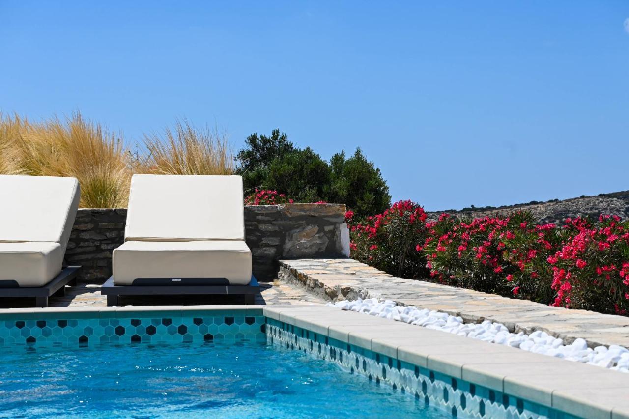 Schinoza Luxury Suites Schoinoussa Exterior foto
